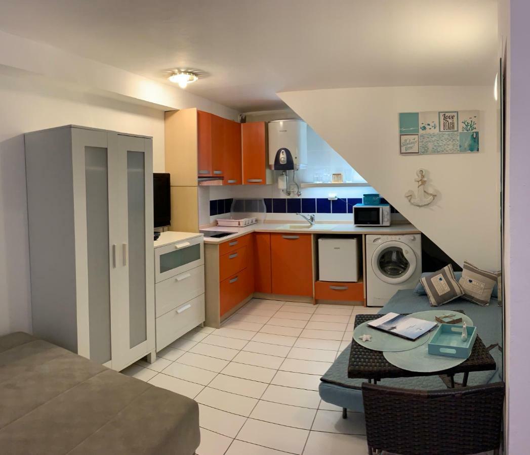 Devi-Piran Apartment Exterior photo